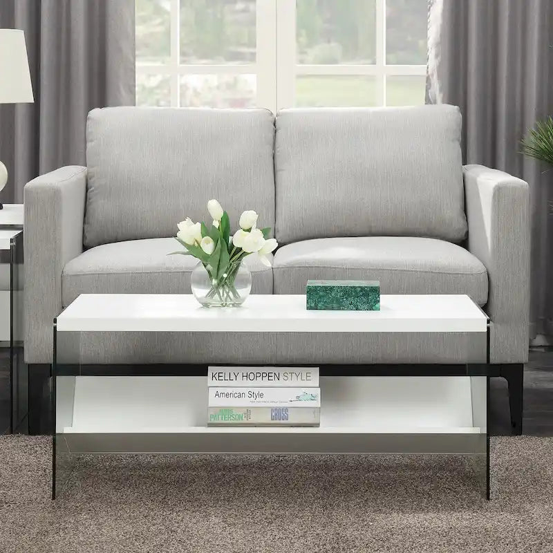 Table basse en verre avec étagère