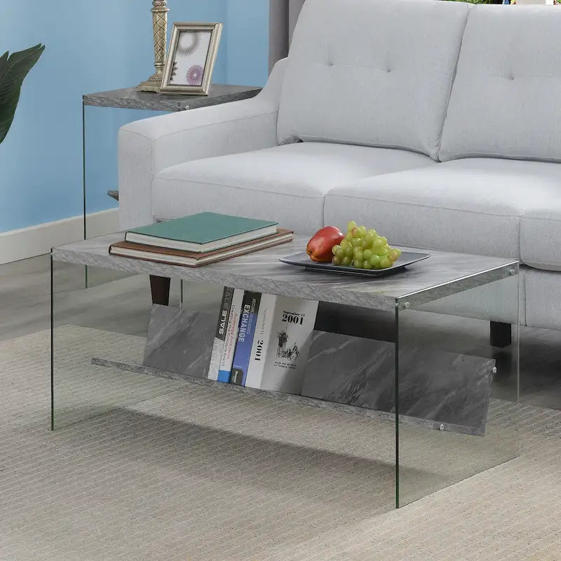 Table basse en verre avec étagère