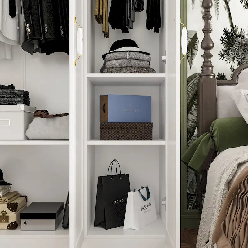Armoire de 47,2 W avec trois portes, deux tringles à vêtements, poignée florale dorée