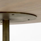 Table d'appoint ronde Maxwell en bois marron foncé avec piédestal en métal noir