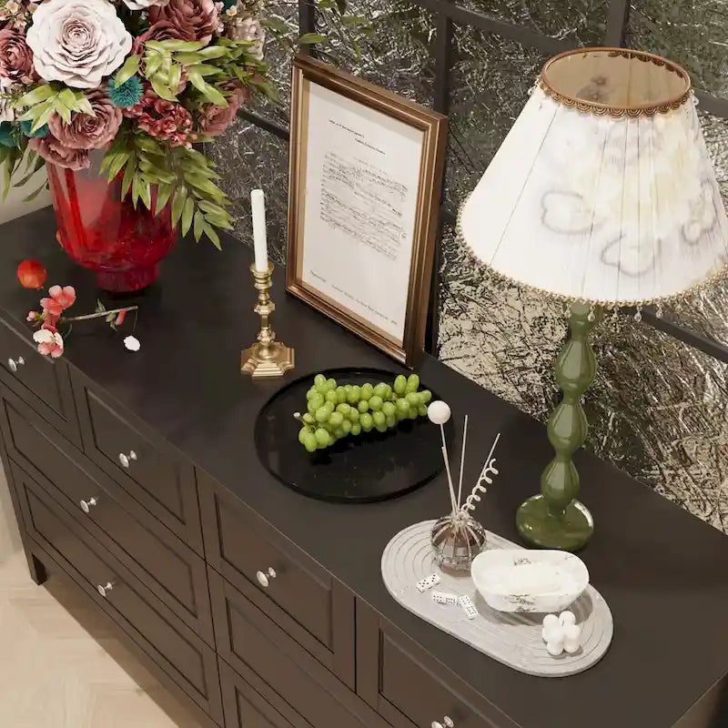 Commode de chambre avec accents argentés – Organisateur élégant et spacieux