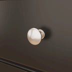 Commode de chambre avec accents argentés – Organisateur élégant et spacieux